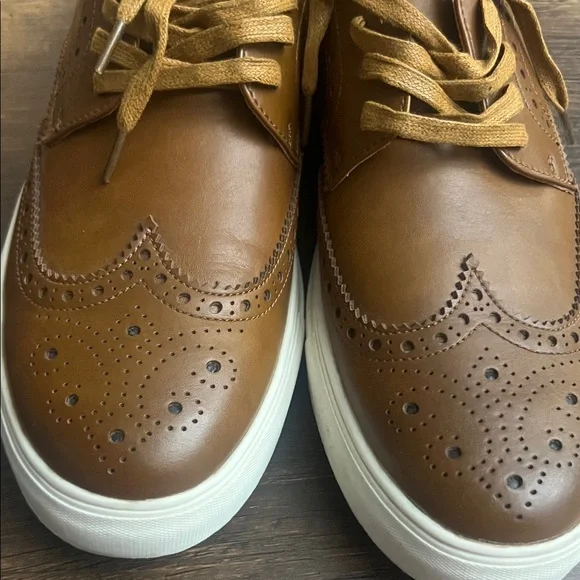 Elegant Tan Leather Derby Shoes - Picture 2 of 8